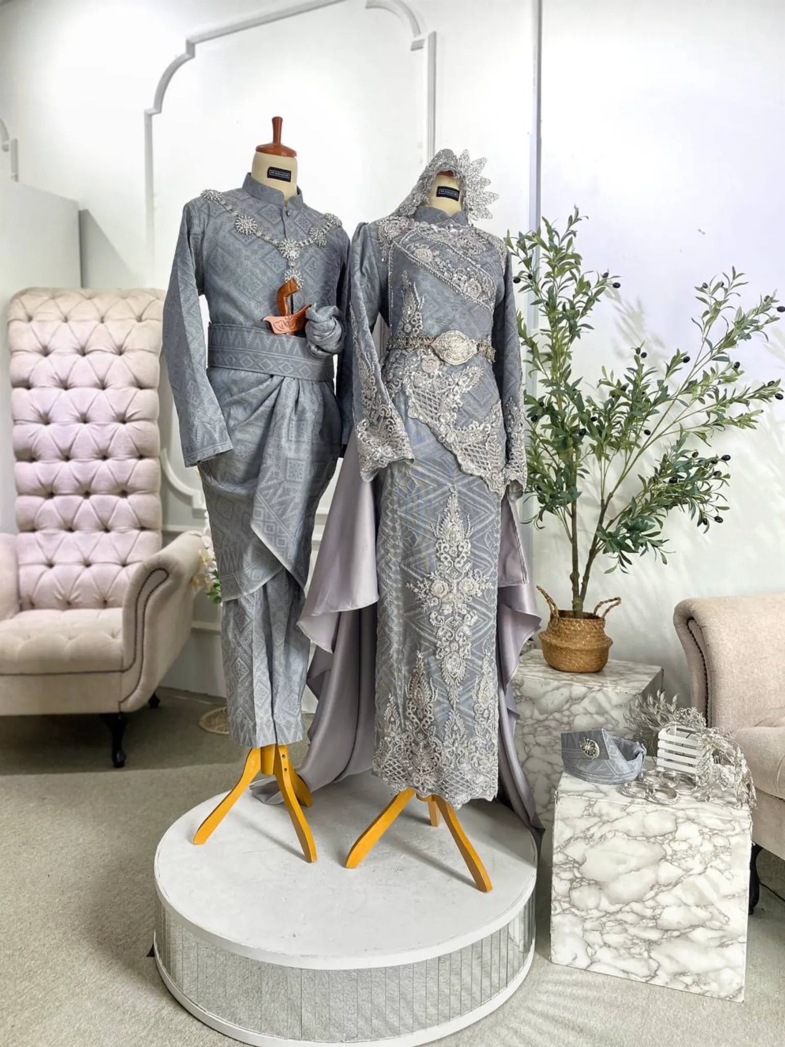 Anita Baju Sanding Songket Kelabu – Pakej Pengantin Tradisional Elegan