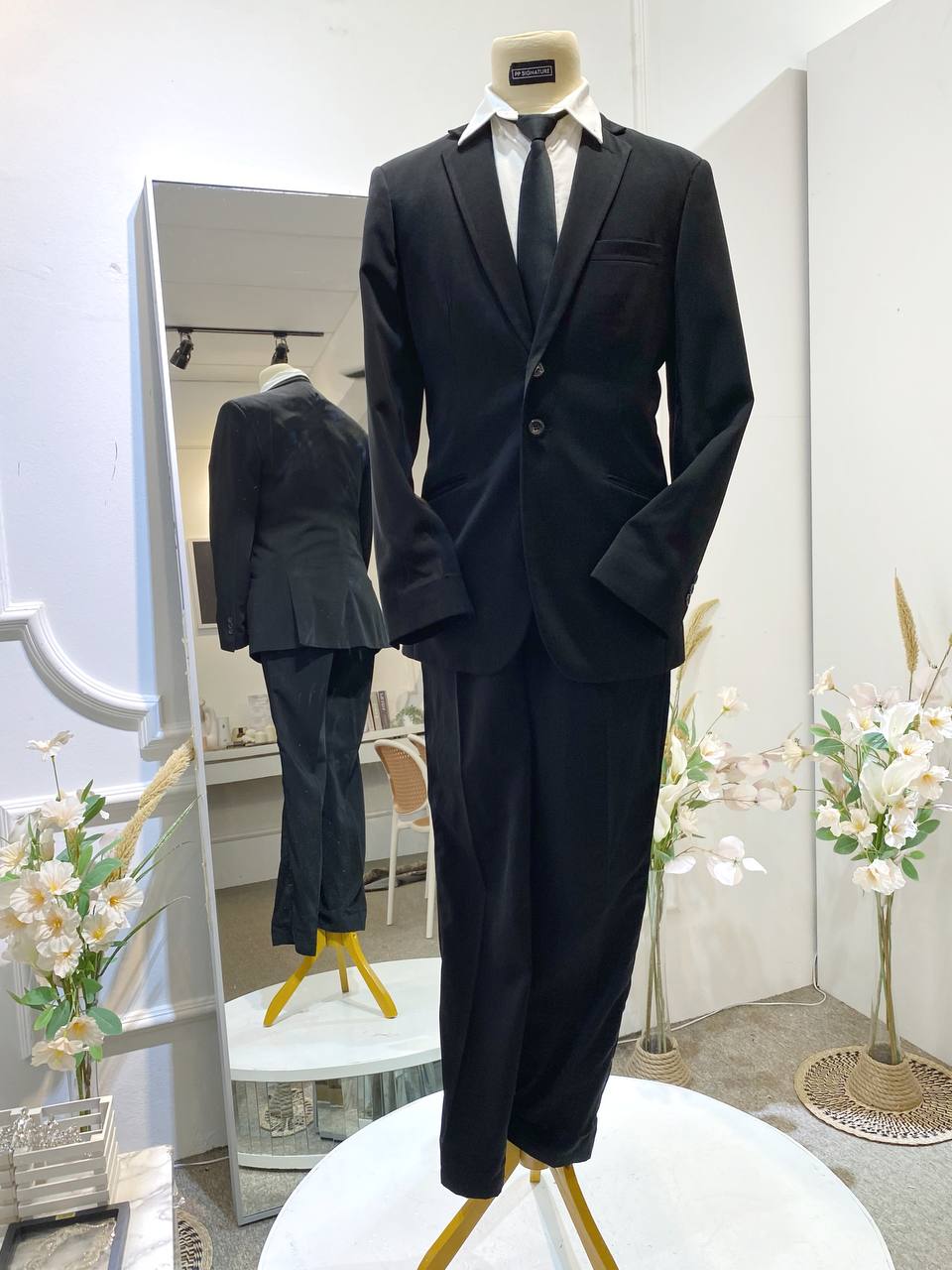 BLACK EMZN-Black 2-Piece Wedding Suit with Notch lapel-groom suit-custom wedding suit-rent tuxedo-groom suit rental-custom wedding suit design-plus size wedding suits-sewa baju pengantin lelaki-butik baju pengantin lelaki-baju pengantin lelaki moden-baju sanding moden-baju dinner lelaki