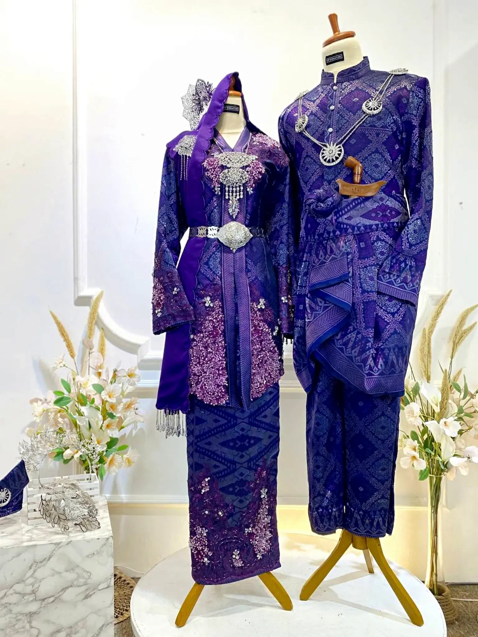 Pakej Sewaan Baju Pengantin Lelaki & Perempuan Cik Manggis Dark Purple Songket Set