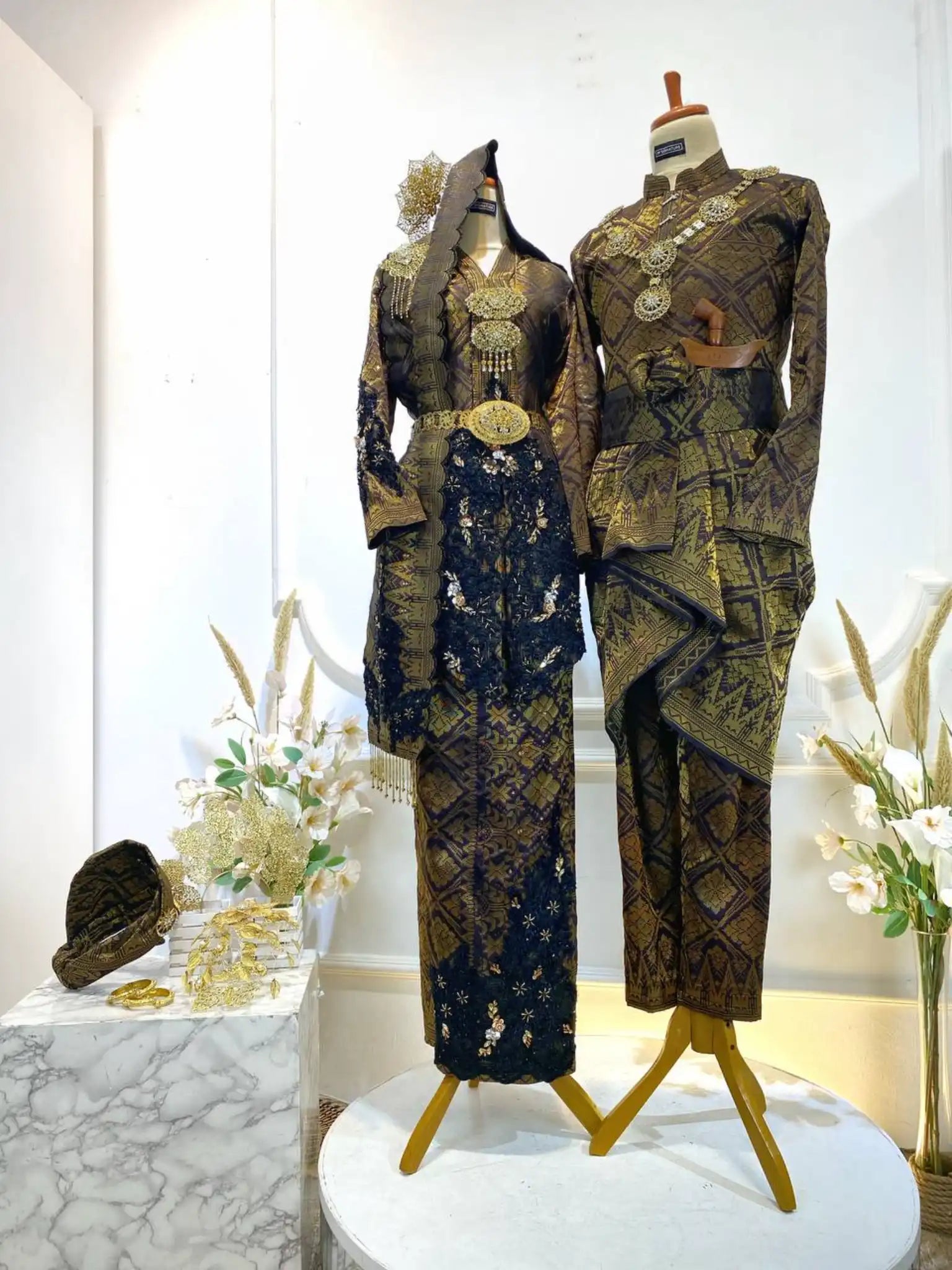 Baju Sanding-Songket Kebaya-Dark Brown Kebaya-Selempang Songket-Baju Pengantin Tradisional