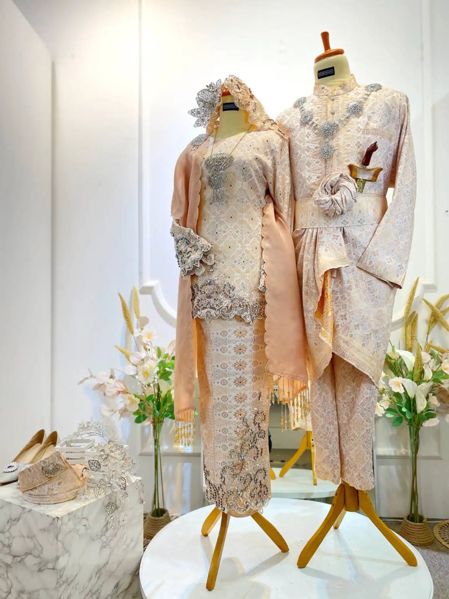 Pakej Sewaan Baju Pengantin-Sewa Baju Sanding-Baju Pengantin Melayu-Pakej Perkahwinan-Sewa Baju Kurung Kedah-Sewa Kot Raihan-Baju Pengantin Songket-Pakej Pengantin Murah-Baju Pengantin Elegan-Sewa Baju Pengantin KL