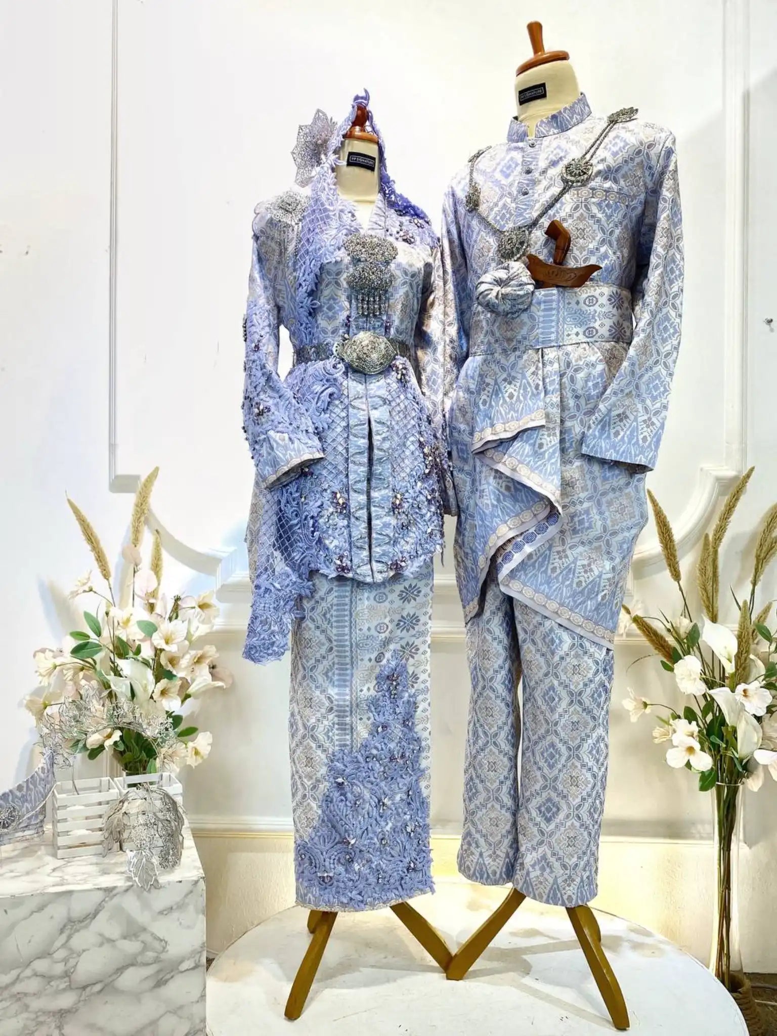 Baju Sanding Songket-Rent Baju Pengantin Lavender-Baju Sanding Modern Songket-Kebaya Songket with Selempang-Baju Sanding Traditional Design-Songket Wedding Attire-Rent Baju Pengantin Songket-Exclusive Baju Sanding Rental-Baju Sanding Malaysia-Songket Baju Pengantin for Wedding