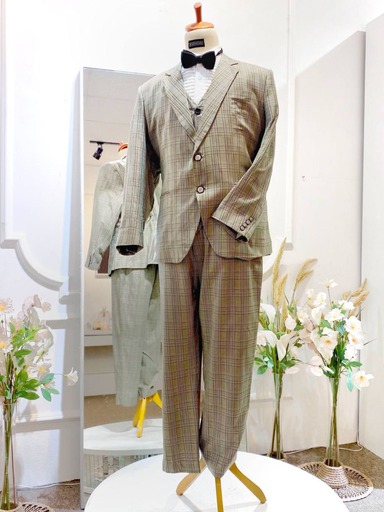 LIGHT BROWN 1-Champagne Light Brown Checked 3-Piece Wedding Suit with Notch lapel-groom suit-custom wedding suit-rent tuxedo-groom suit rental-custom wedding suit design-plus size wedding suits-sewa baju pengantin lelaki-butik baju pengantin lelaki-baju pengantin lelaki moden-baju sanding moden-baju dinner lelaki