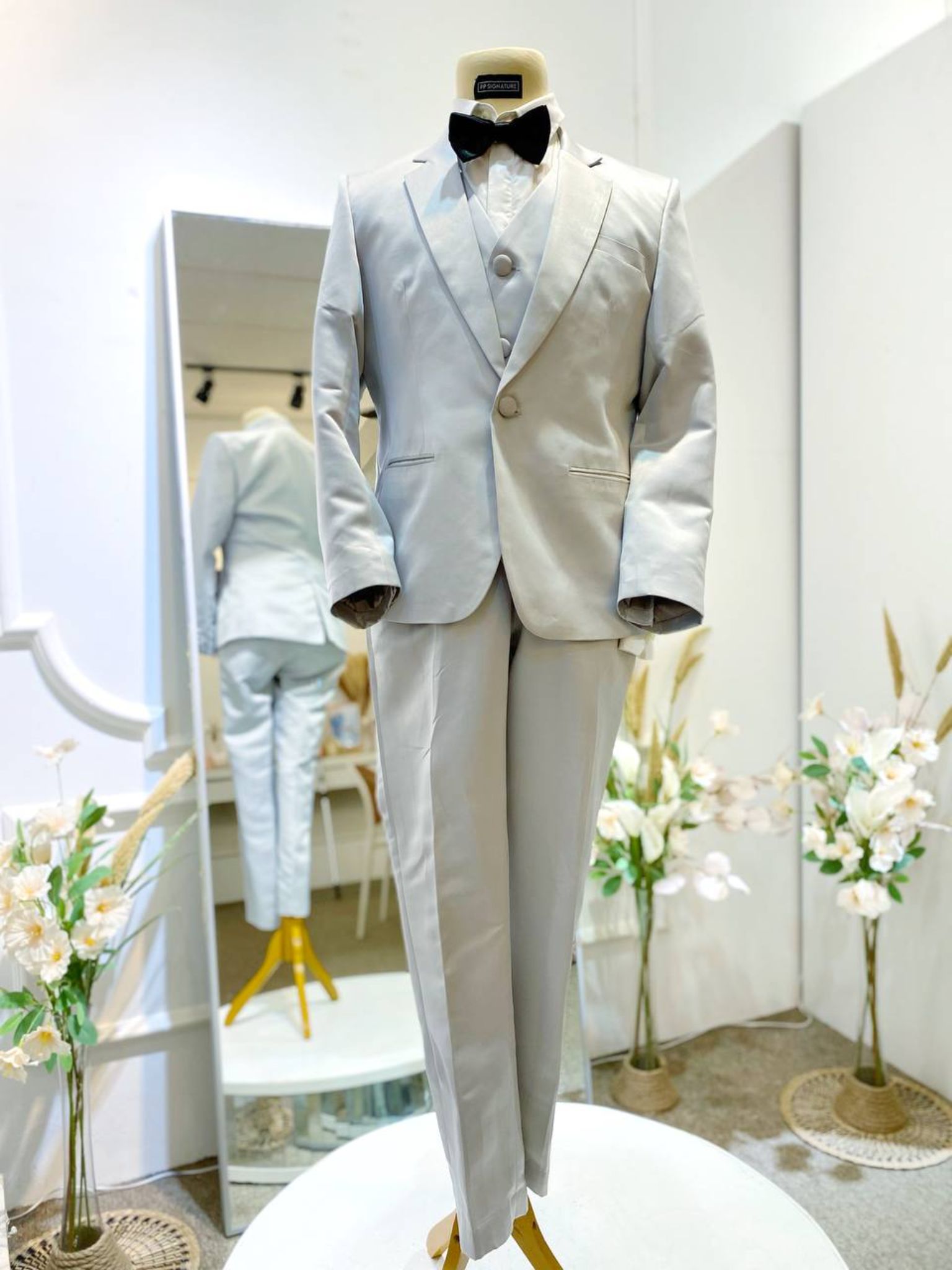 Light Grey 3-Piece Suit with Notch Lapel | Men's Wedding & Formal Suit