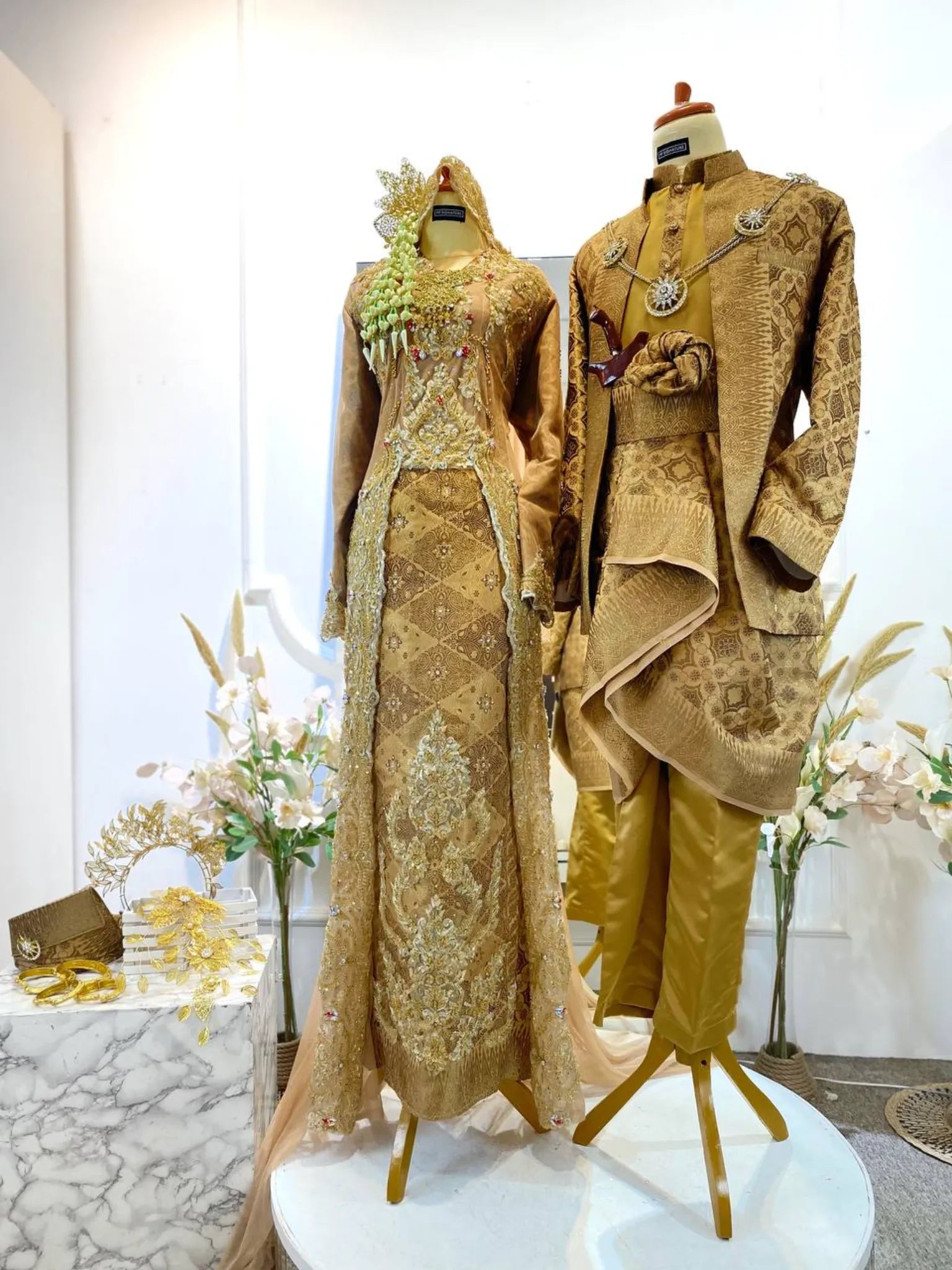 MUSTIKA I – Busana Pengantin Melayu dengan Sentuhan Kebaya Jawa