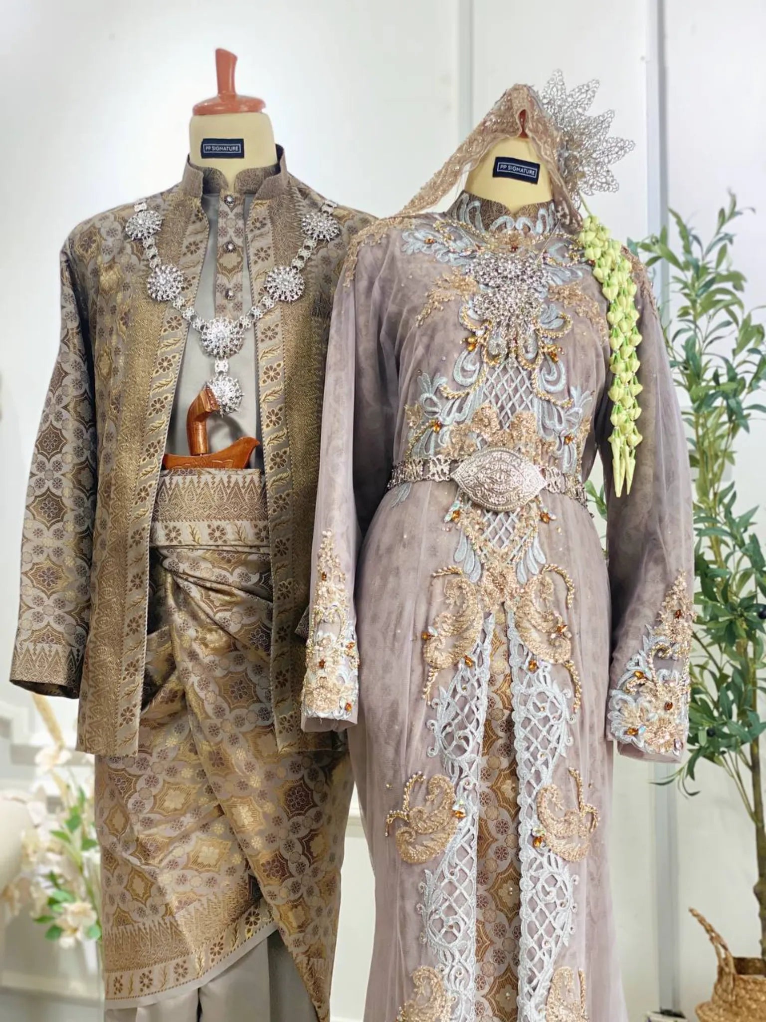 Pakej Pengantin Mutyara I – Baju Sanding Jawa Songket & Kot Raihan 3 Helai