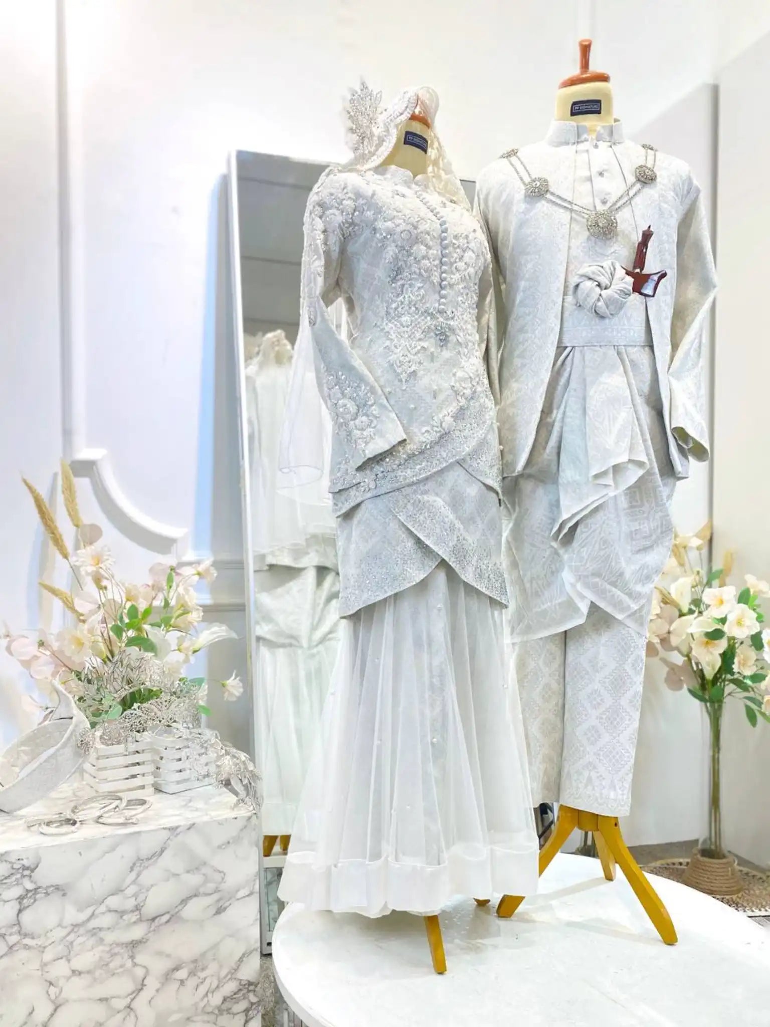 PERSIA Baju Sanding Off White Songket Two-Piece Tulip Dress from Butik Pengantin PP Signature, perfect for your pakej perkahwinan. Featuring premium Songket 2D fabric with silver accents for a classic wedding reception look.