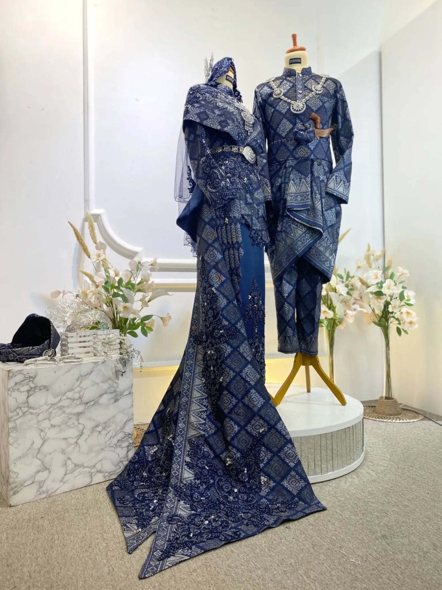 Walinong Navy Blue Baju Pengantin Songket – Sewaan Lengkap Perempuan & Lelaki