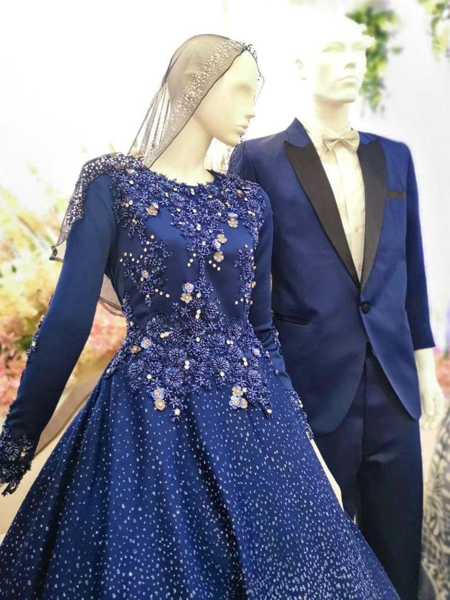 Midnight blue wedding gown best sale